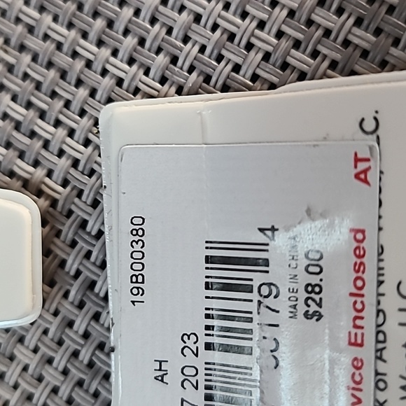 NINE WEST AND NAPIER FASHION JEWELRY EARRINGS BUNDLE OF 5 PIECES - Picture 11 of 11